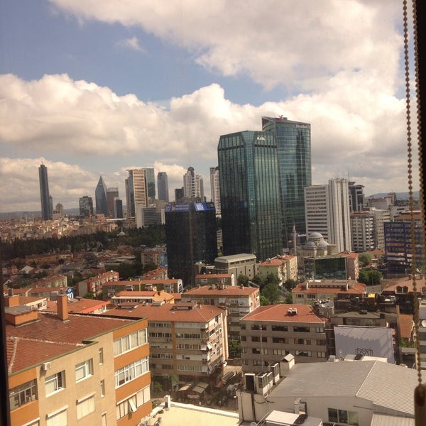 Das Foto wurde bei Türk Telekom Bölge Müdürlüğü von Eser D. am 6/1/2015 aufgenommen