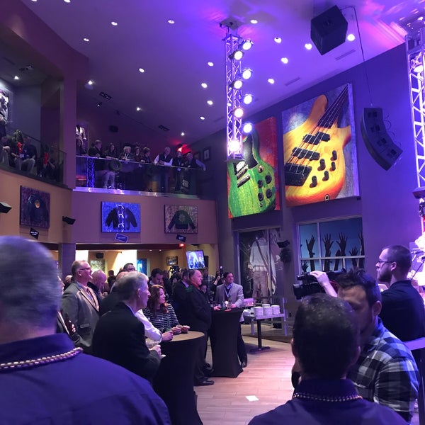 11/27/2018 tarihinde Leigh B.ziyaretçi tarafından Hard Rock Cafe Mall of America'de çekilen fotoğraf