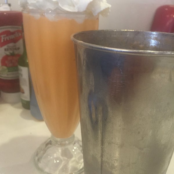 Photo taken at Lori&#39;s Diner by Leigh B. on 7/29/2016