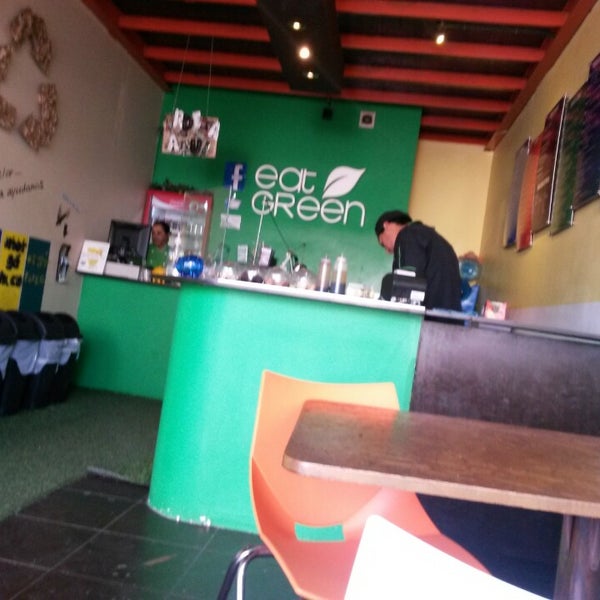 Photo taken at Eat Green by Araceli A. on 8/30/2014