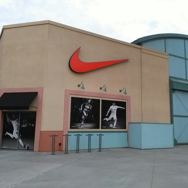 nike outlet at the block of orange