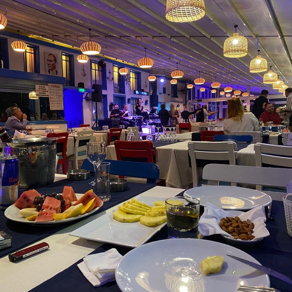 Das Foto wurde bei Kalikratya Balık Restaurant von Yücel T. am 9/15/2021 aufgenommen