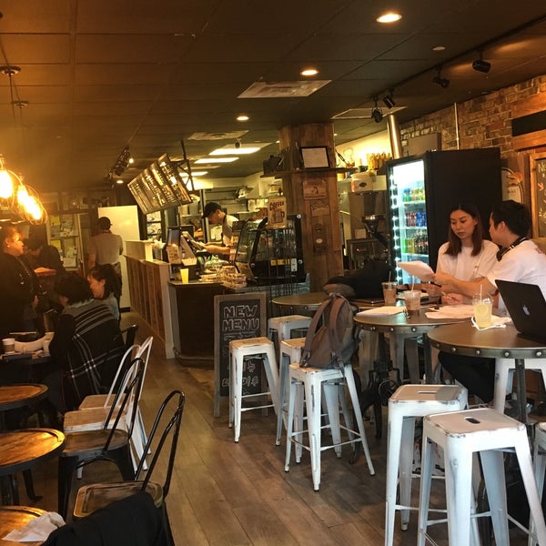 Cafe de Flore - Café in Fort Lee