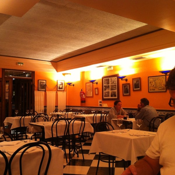 Photo taken at Restaurante Baserri by Erin T. on 9/29/2013
