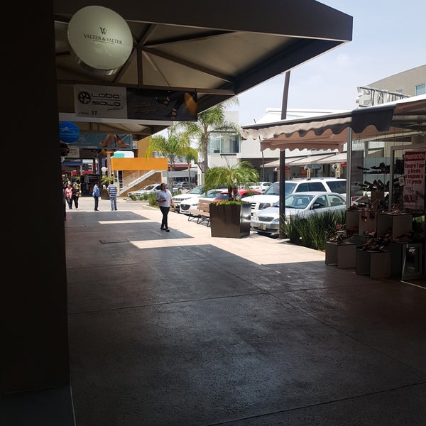 Foto scattata a MULZA Outlet del Calzado da CaEn L. il 5/13/2018