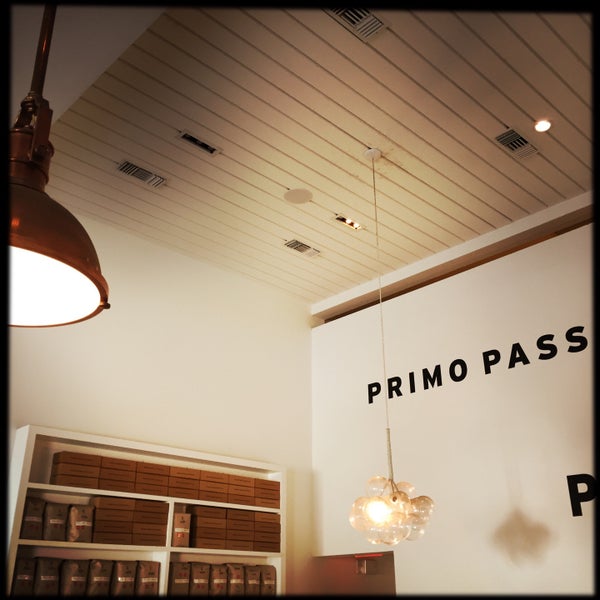 Photo taken at Primo Passo Coffee Co. by Nhat Quang T. on 10/24/2015