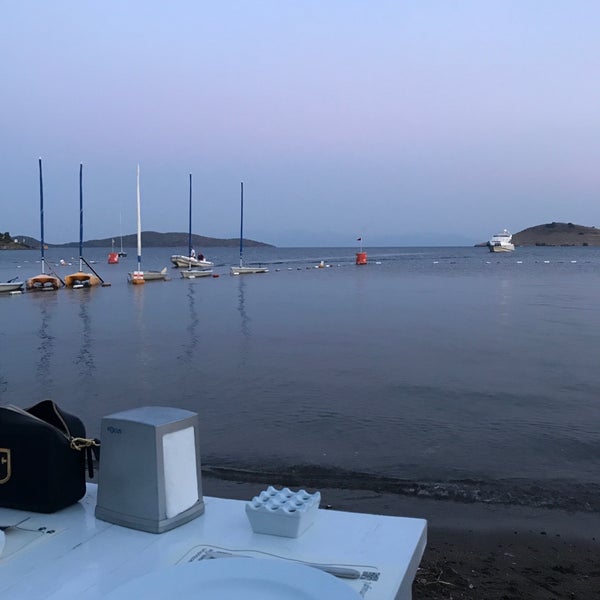 Foto tirada no(a) Dalga Beach por Alişan Y. em 7/20/2019