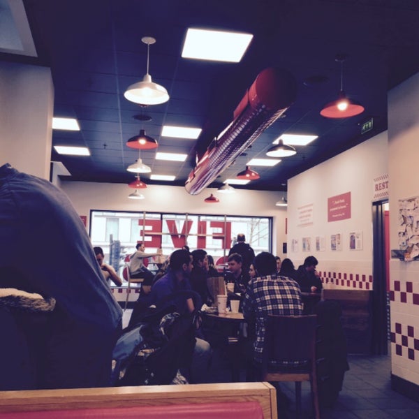 Photo taken at Five Guys by LihHoe I. on 3/29/2015
