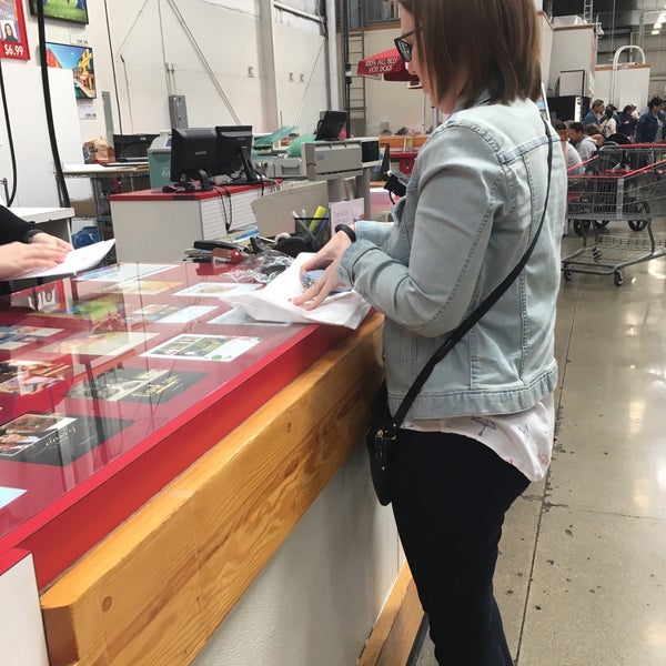 Costco St. James Industrial Vinnipeg, MB'da fotoğraflar