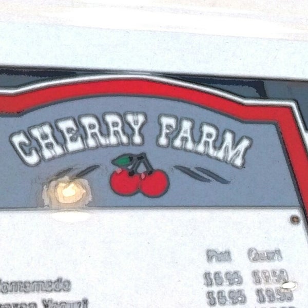 Das Foto wurde bei Cherry Farm Creamery von Christopher P. am 7/15/2014 aufgenommen