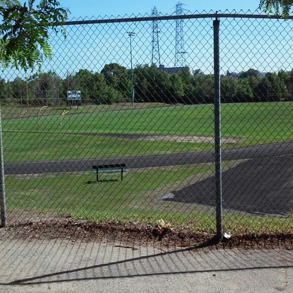 Зажигалка виндмилл awl. Windmill lighter field max. Зажигалка газовая windmill zag. Зажигалка бензиновая windmill lighter field max alumium black артикул: wm wfm-1001. Зажигалка с компасом.