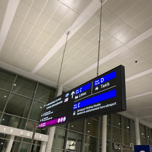 Foto scattata a Terminal 1 da ɹɐʞso ʍ. il 10/13/2019