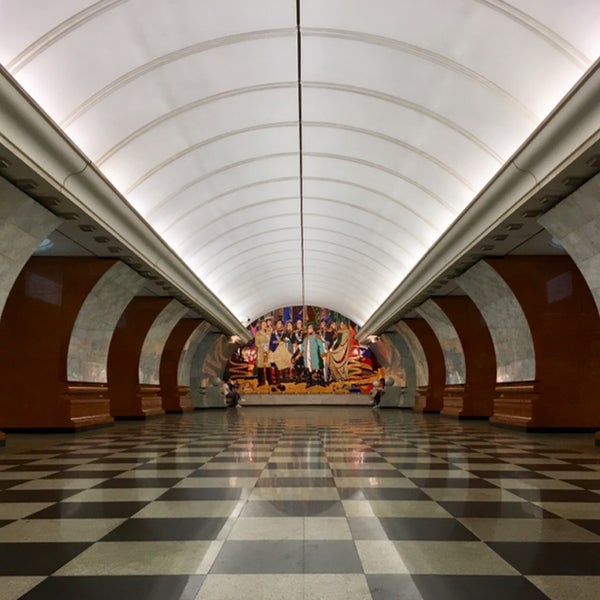 День победы метро. Метро парк Победы 2003. Ховрино парк Победы метро. Рестораны метро парк Победы. Парк Победы метро фото снаружи.