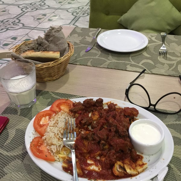 I was very happy when i learn that a new Turkish restaurant is open in Kiev but after I experienced the food... As you can see from the picture (iskender kebap) they have no idea what is Turkish food!