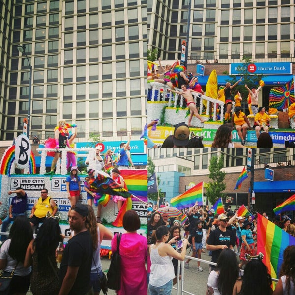 Снимок сделан в Chicago Pride Parade пользователем Megan L. 6/28/2015