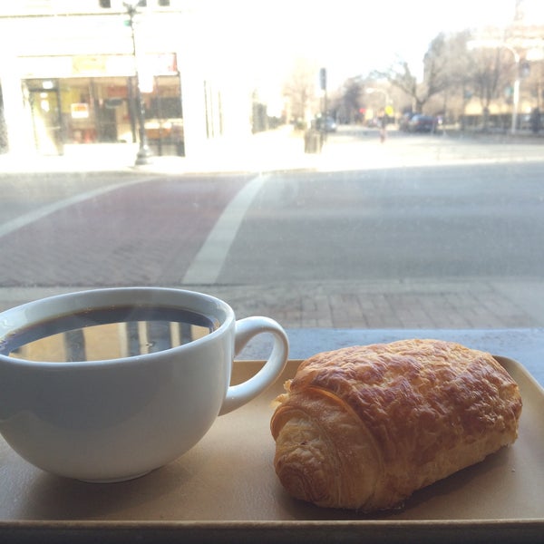 3/16/2015 tarihinde Brant C.ziyaretçi tarafından Sol Café'de çekilen fotoğraf