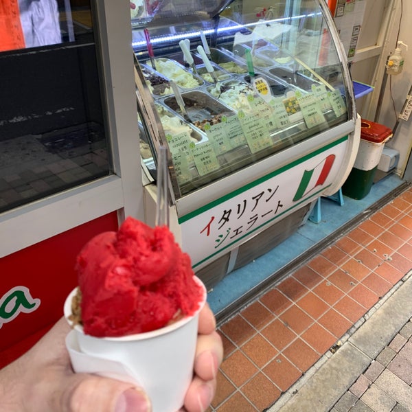 Photo taken at mammamia-gelateria by ポル on 3/7/2021