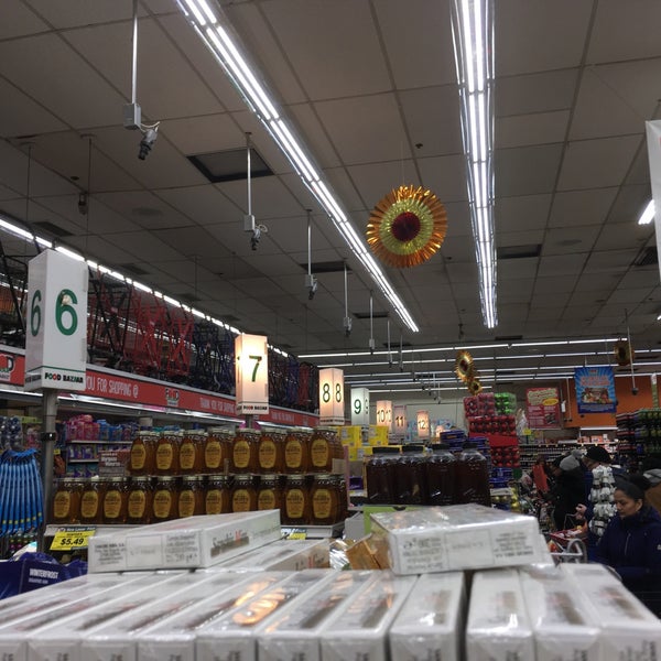 12/19/2016에 Yuichi T.님이 Food Bazaar Supermarket에서 찍은 사진