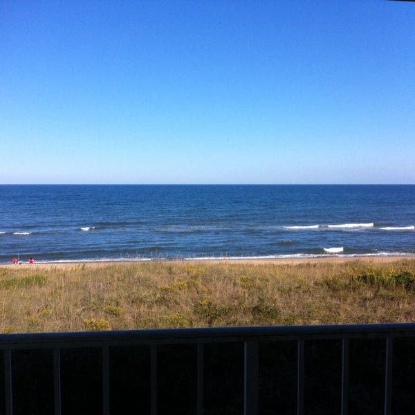 Photo taken at Ramada Plaza Nags Head Oceanfront by Jan R. on 10/26/2014