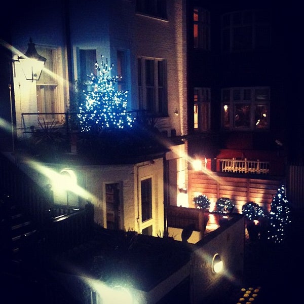 Das Foto wurde bei The Stafford London Hotel von Vladimir S. am 12/29/2012 aufgenommen