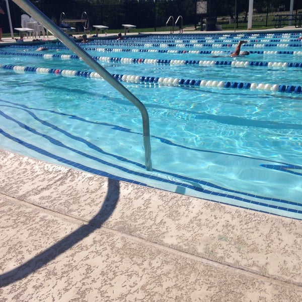 lakeridge pool