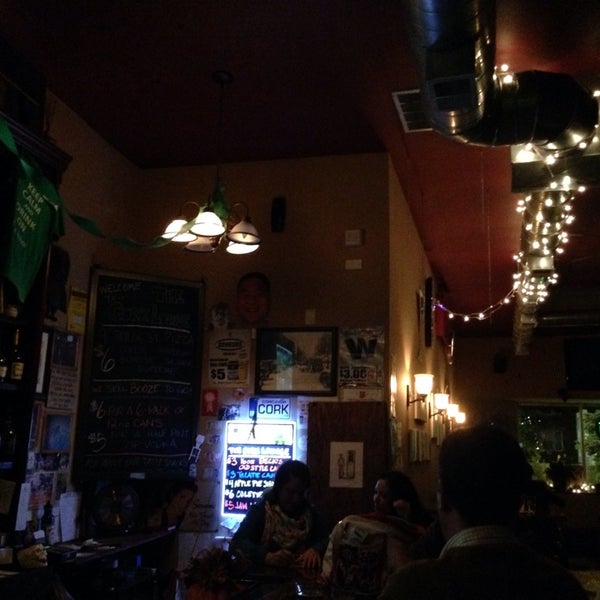 รูปภาพถ่ายที่ The Cork Lounge โดย Peter T. เมื่อ 11/8/2013