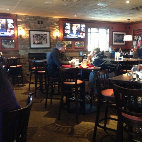 11/6/2012 tarihinde Sarah W.ziyaretçi tarafından J&#39;s Pub &amp; Grill'de çekilen fotoğraf