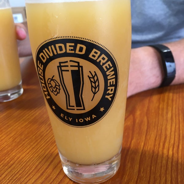 Photo taken at House Divided Brewery by iabeerbaron on 8/8/2020