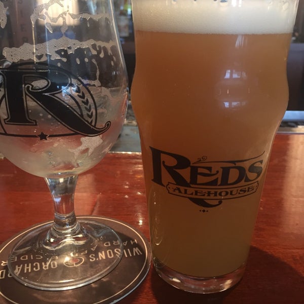 Photo taken at Reds Alehouse by iabeerbaron on 6/2/2019