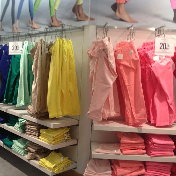 GAP Clothing Store in Westlake