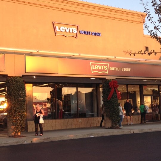 Photos at Levi's Outlet Store - Clothing Store in Destin