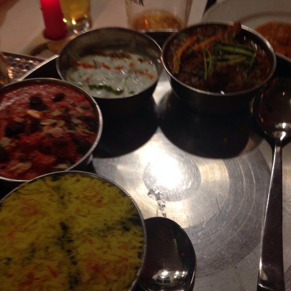 Das Foto wurde bei Ganga Restaurant von Trillian S. am 12/19/2013 aufgenommen