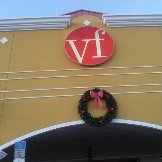 VF Outlet 4 tips from 484 visitors