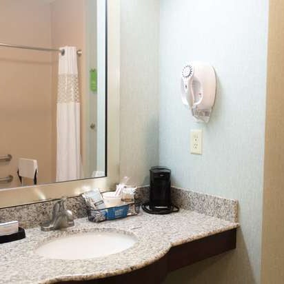 Hampton Inn Suites Middlebury Hotel - 