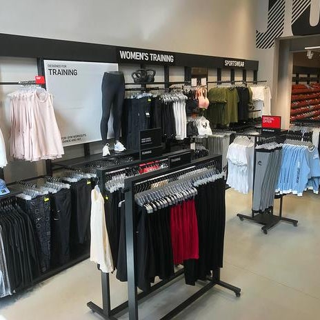 Nike Factory Store La Roca - Sporting Goods Shop in Cardedeu