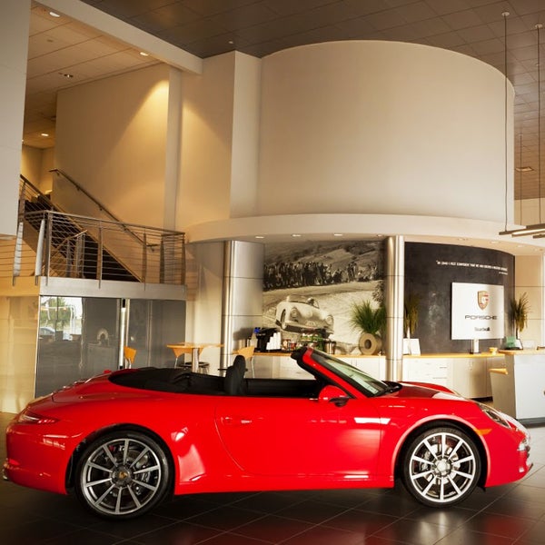 Porsche Plano Car Dealership in Plano