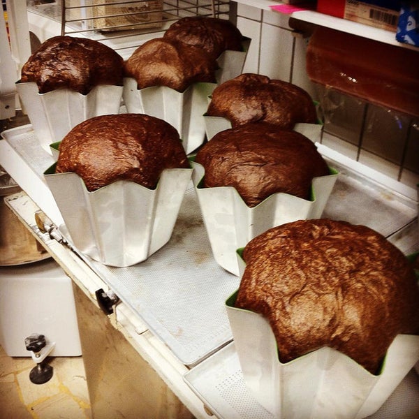 Пекарня поль бейкери прилавок. Пекарня кухня. Интерьер пекарни европейский. Пекарня б. Мини пекарня.