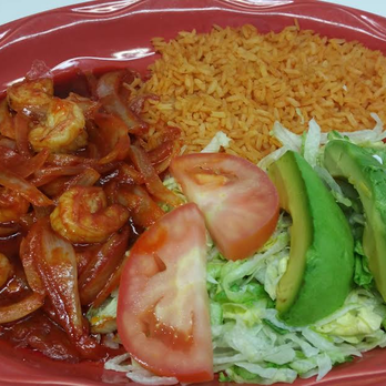 รูปภาพถ่ายที่ Los Tres Amigos Authentic Mexican Food โดย Yext Y. เมื่อ 3/21/2018