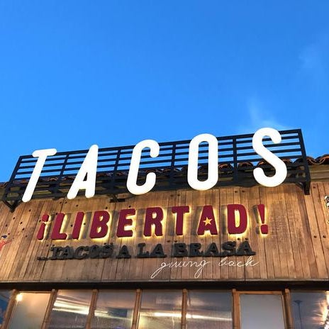 รูปภาพถ่ายที่ Tacos Libertad โดย Yext Y. เมื่อ 5/15/2020