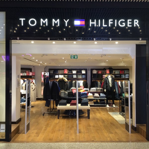 Tommy Hilfiger - 17 visitors