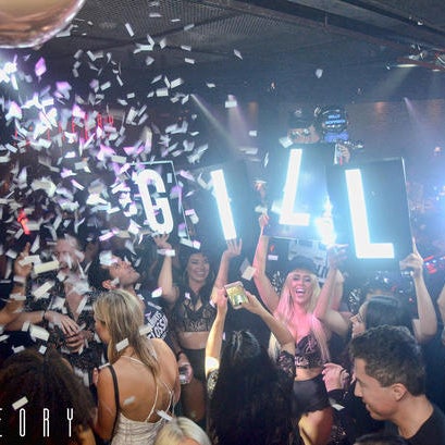 รูปภาพถ่ายที่ Theory Nightclub Uptown โดย Yext Y. เมื่อ 8/14/2018