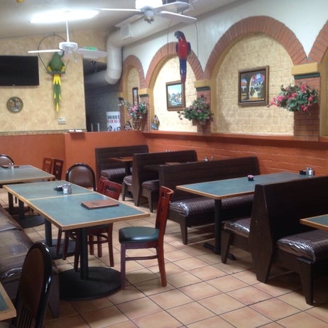 3/27/2017 tarihinde Yext Y.ziyaretçi tarafından El Ranchito Restaurant'de çekilen fotoğraf