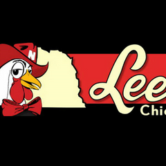 Photo taken at Lee&#39;s Chicken Restaurant by Yext Y. on 3/10/2021
