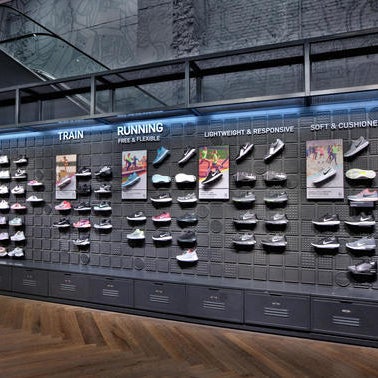 poco claro alguna cosa equilibrado Fotos en Nike Store - Tienda de artículos deportivos en Brussels