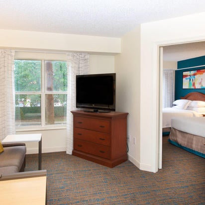 รูปภาพถ่ายที่ Residence Inn by Marriott Orlando Lake Buena Vista โดย Yext Y. เมื่อ 5/10/2020