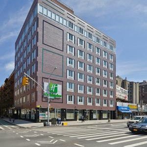 รูปภาพถ่ายที่ Holiday Inn NYC - Lower East Side โดย Yext Y. เมื่อ 3/2/2020