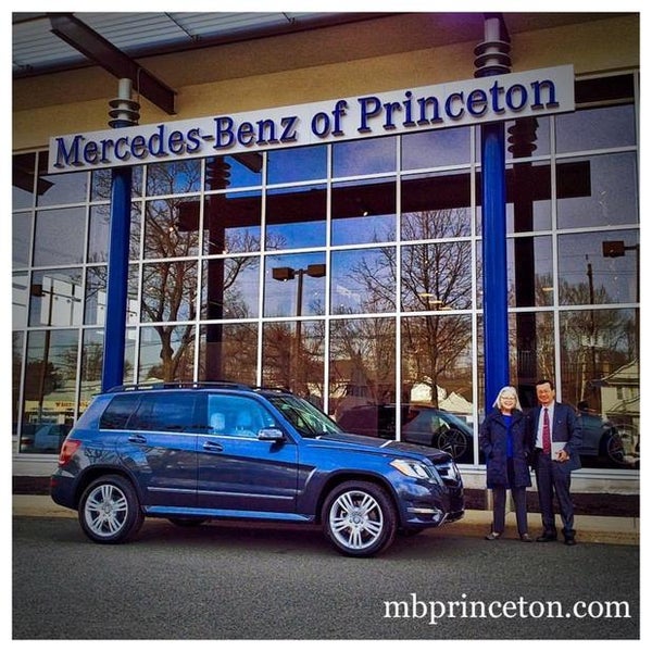 รูปภาพถ่ายที่ Mercedes-Benz of Princeton โดย Yext Y. เมื่อ 10/2/2018