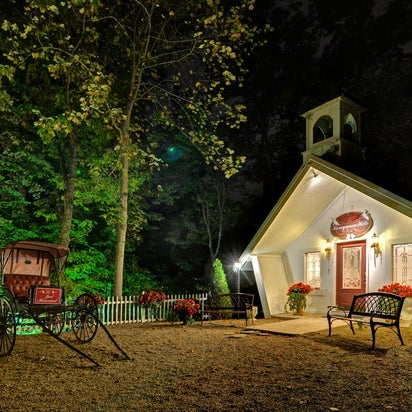 Photos At Gatlinburg Wedding Chapel At Honeymoon Hills
