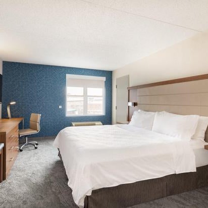 รูปภาพถ่ายที่ Holiday Inn Express &amp; Suites Boston - Cambridge โดย Yext Y. เมื่อ 4/9/2020
