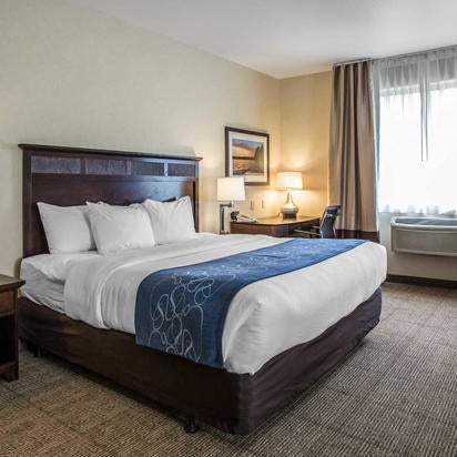 Photos At Comfort Suites Lake Geneva East Lake Geneva Wi